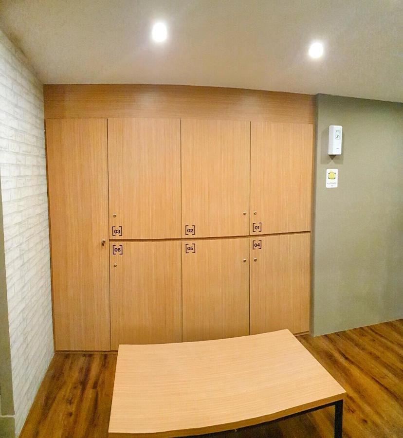 Хостел Tokyo Cubo Бандунг Екстер'єр фото